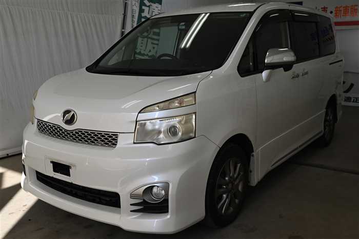 2012 Toyota Voxy DBA-ZRR70W