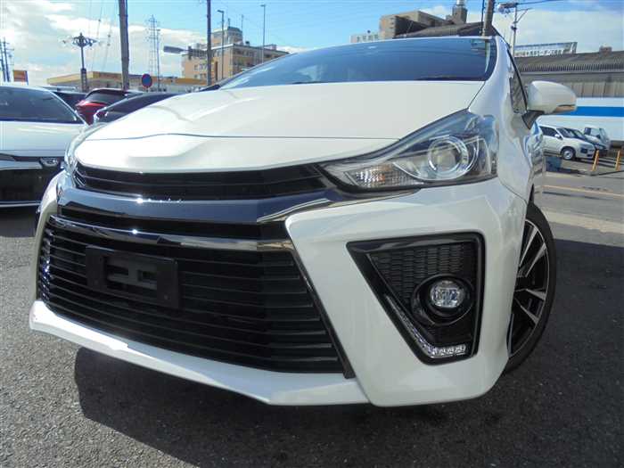 2016 Toyota Prius alpha ZVW41W