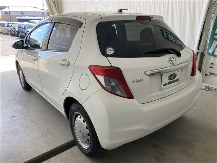 2012 Toyota Vitz DBA-NSP130 (UW-693d25a1e8194)[3]