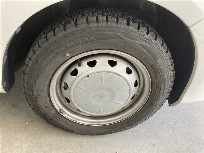 2012 Toyota Vitz DBA-NSP130 (UW-693d25a1e8194)[7]