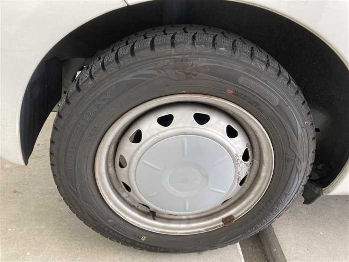 2012 Toyota Vitz DBA-NSP130 (UW-693d25a1e8194)[8]