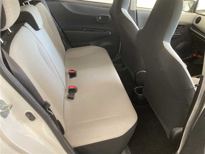 2012 Toyota Vitz DBA-NSP130 (UW-693d25a1e8194)[11]