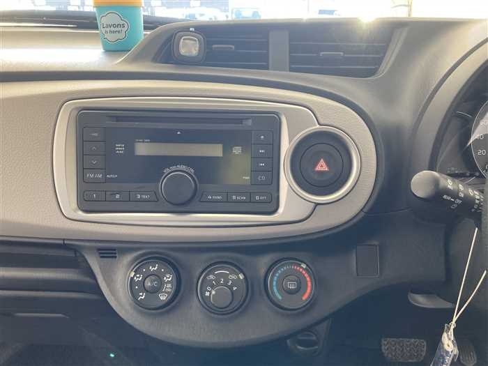 2012 Toyota Vitz DBA-NSP130 (UW-693d25a1e8194)[20]