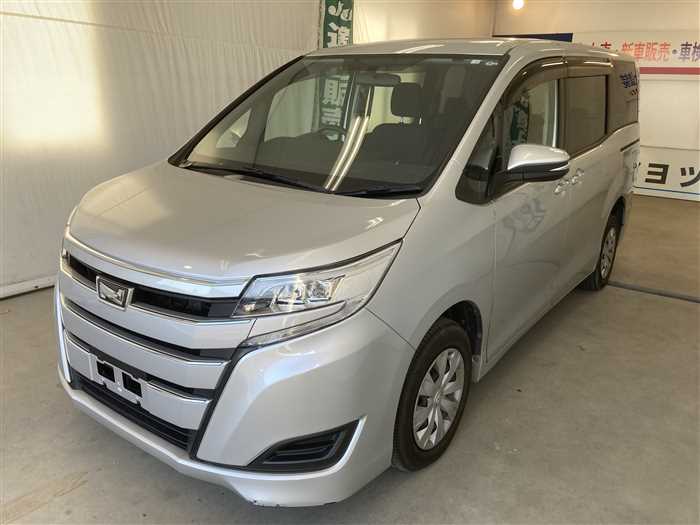 2018 Toyota Noah DBA-ZRR85G
