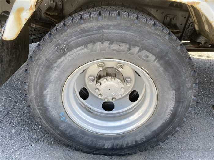 2012 Isuzu Forward SKG-FRR90S1 (UW-6981ac5133406)[11]