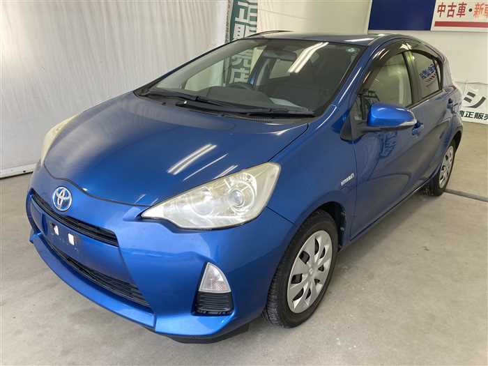 2013 Toyota Aqua DAA-NHP10