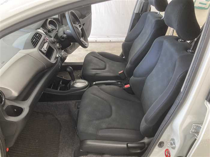 2013 Honda Fit DBA-GE6 (UW-69a693e93b1ad)[14]