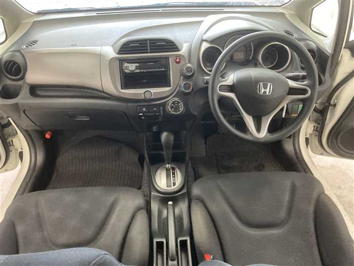 2013 Honda Fit DBA-GE6 (UW-69a693e93b1ad)[15]