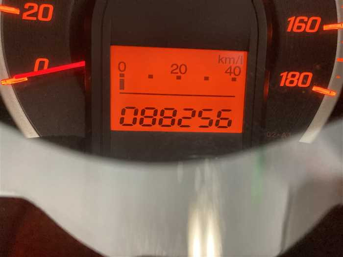 2013 Honda Fit DBA-GE6 (UW-69a693e93b1ad)[21]