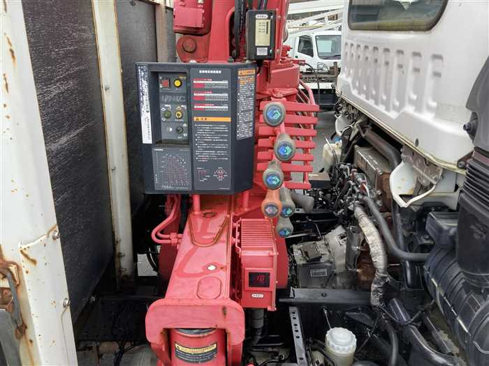 2011 Isuzu Forward SKG-FRR90S1 (UW-69b2795963177)[15]