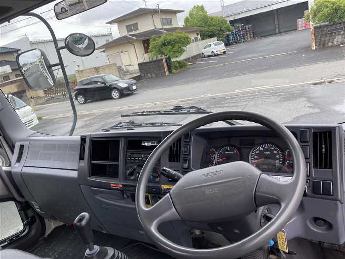 2011 Isuzu Forward SKG-FRR90S1 (UW-69b2795963177)[19]