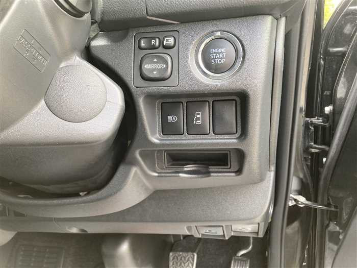 2023 Toyota Hiace Wagon 3BA-TRH214W (UW-69ad0012ebe91)[19]