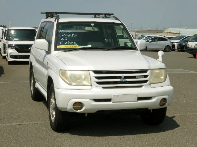 2002 Mitsubishi Pajero iO H77W