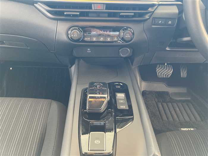 2024 Nissan Note 6AA-E13 (UW-69426911a921c)[21]