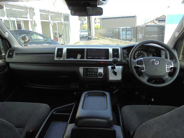 2022 Toyota Hiace Wagon TRH214W (UW-69ad001ff2f7d)[19]