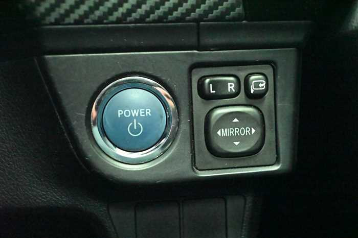 2014 Toyota Corolla Fielder DAA-NKE165G (UW-6981ac55bfb93)[23]