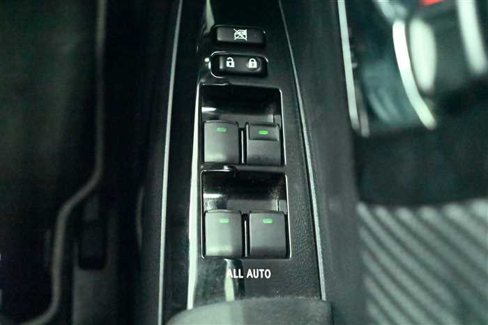 2014 Toyota Corolla Fielder DAA-NKE165G (UW-6981ac55bfb93)[24]