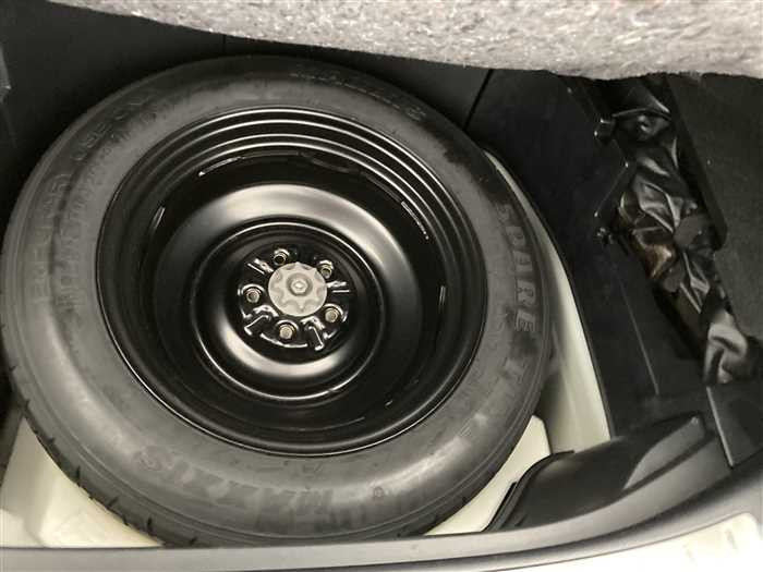 2015 Toyota Harrier DBA-ZSU60W (UW-695e110ba20c9)[12]