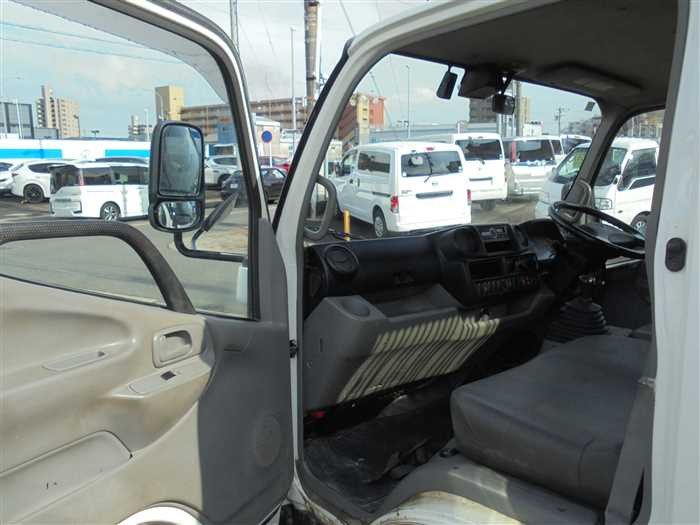 2018 Toyota Dyna Truck XZU620D (UW-69ad002ebd1e9)[14]