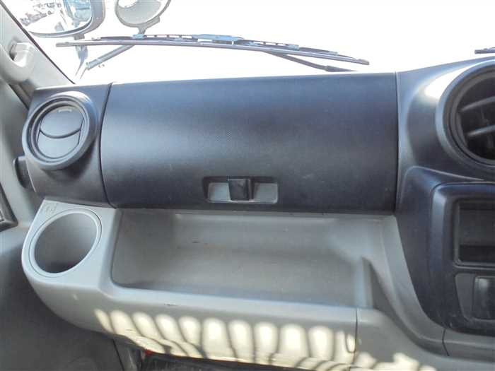 2018 Toyota Dyna Truck XZU620D (UW-69ad002ebd1e9)[17]