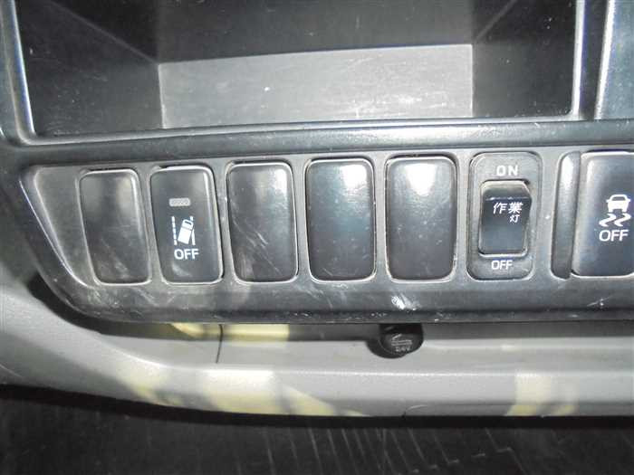 2018 Toyota Dyna Truck XZU620D (UW-69ad002ebd1e9)[20]