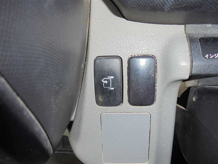 2018 Toyota Dyna Truck XZU620D (UW-69ad002ebd1e9)[22]