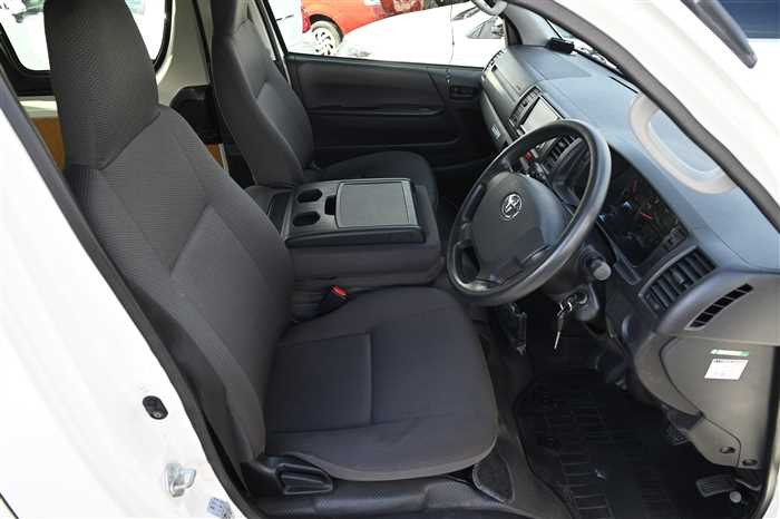 2019 Toyota Hiace Van CBF-TRH200V (UW-69771e40d51a1)[10]