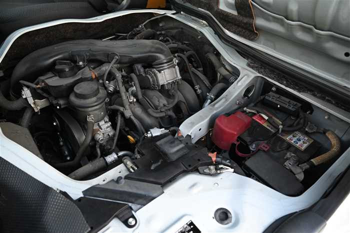 2019 Toyota Hiace Van CBF-TRH200V (UW-69771e40d51a1)[27]