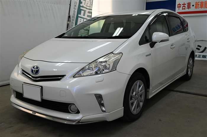 2014 Toyota Prius alpha DAA-ZVW40W