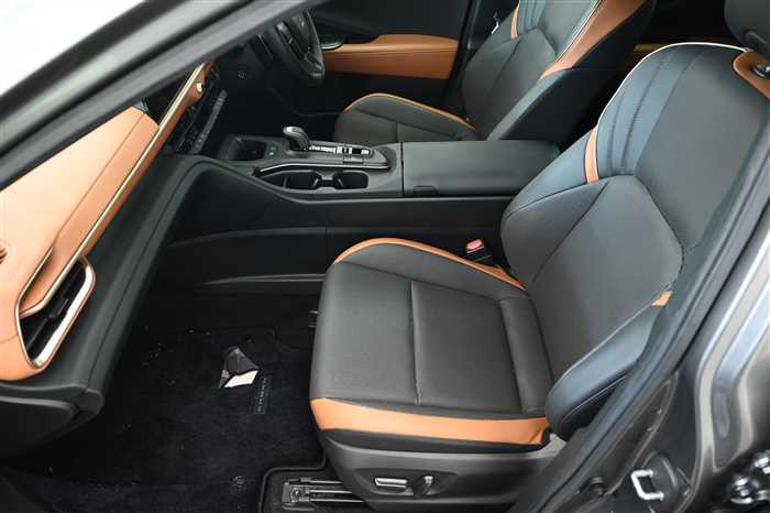 2023 Toyota Crown 5AA-TZSH35 (UW-6981ac6582f3f)[13]