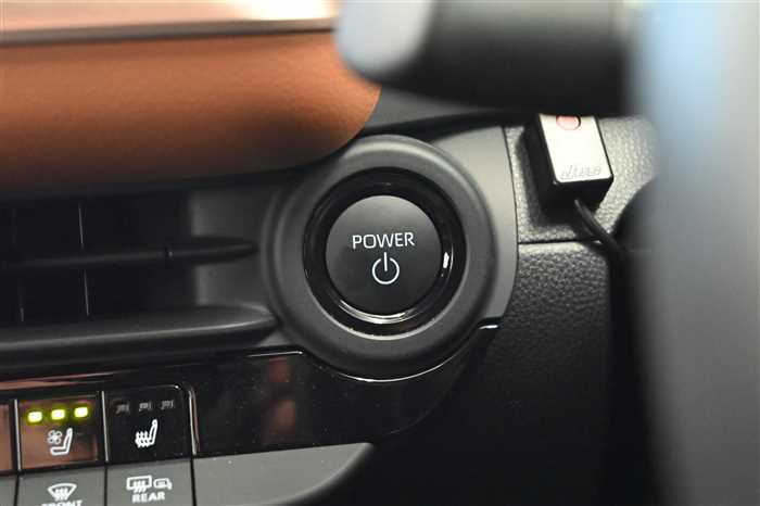 2023 Toyota Crown 5AA-TZSH35 (UW-6981ac6582f3f)[23]