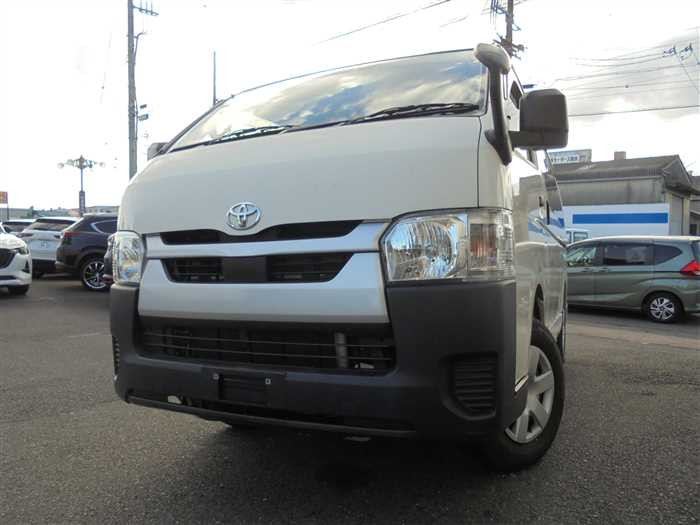 2020 Toyota Hiace Van GDH206V (UW-694cf5d9d0de0)[0]
