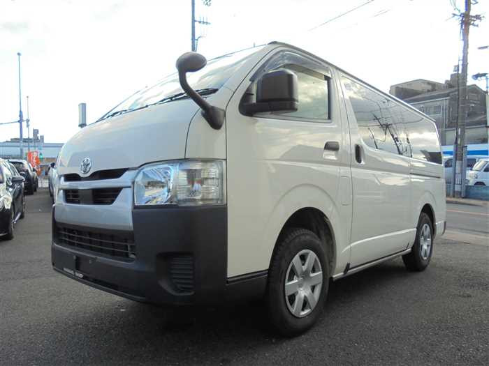 2020 Toyota Hiace Van GDH206V (UW-694cf5d9d0de0)[3]