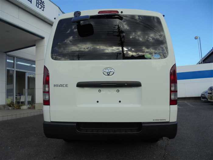 2020 Toyota Hiace Van GDH206V (UW-694cf5d9d0de0)[6]