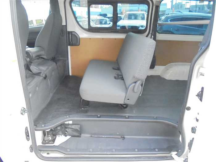 2020 Toyota Hiace Van GDH206V (UW-694cf5d9d0de0)[14]