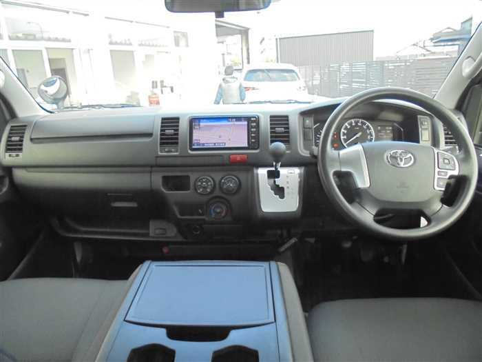 2020 Toyota Hiace Van GDH206V (UW-694cf5d9d0de0)[21]