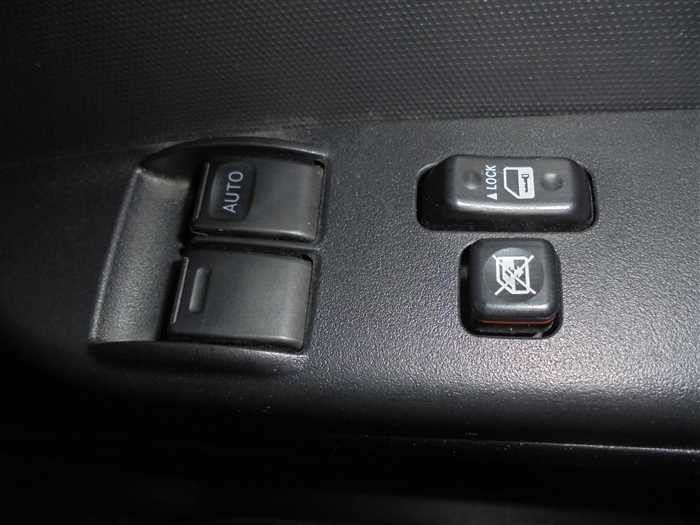 2020 Toyota Hiace Van GDH206V (UW-694cf5d9d0de0)[25]