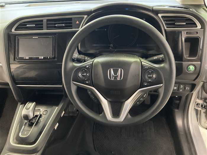 2019 Honda SHUTTLE HYBRID DAA-GP7 (UW-69a693dba658a)[18]