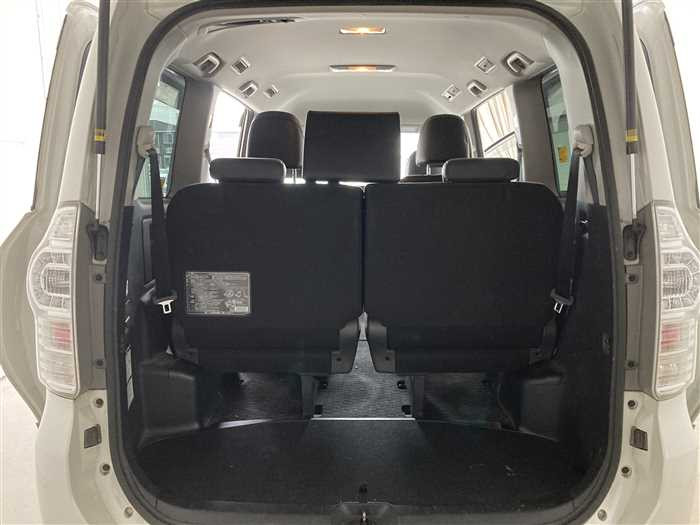 2013 Toyota Voxy DBA-ZRR70W (UW-695e10fcbe732)[10]