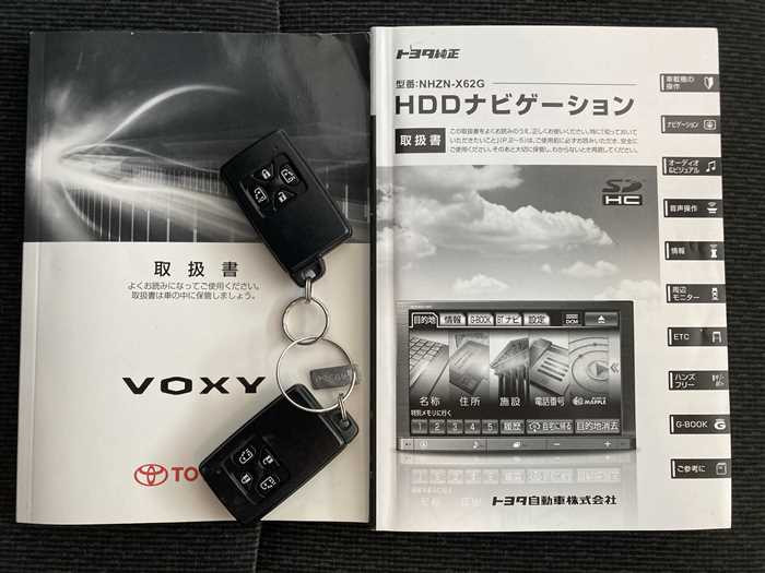 2013 Toyota Voxy DBA-ZRR70W (UW-695e10fcbe732)[20]