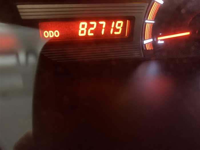 2013 Toyota Voxy DBA-ZRR70W (UW-695e10fcbe732)[22]