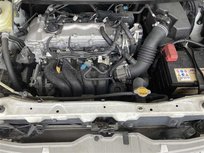 2013 Toyota Voxy DBA-ZRR70W (UW-695e10fcbe732)[23]