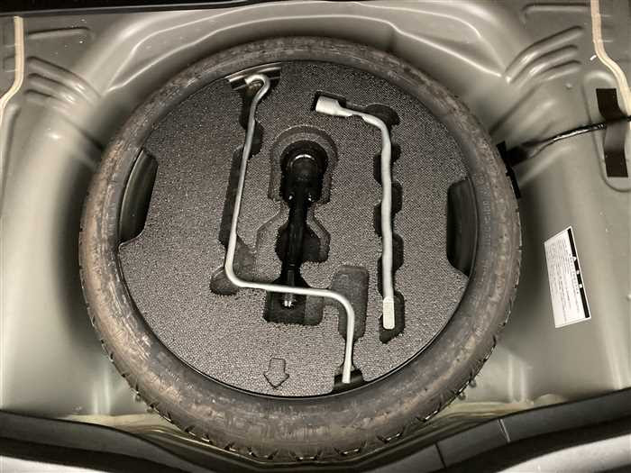 2013 Toyota Ractis DBA-NCP120 (UW-6981ac56d1798)[13]