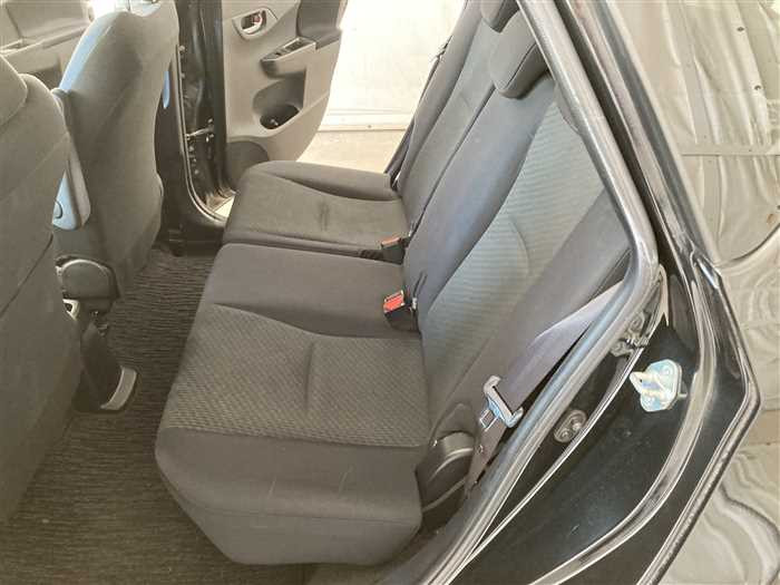 2013 Toyota Ractis DBA-NCP120 (UW-6981ac56d1798)[14]