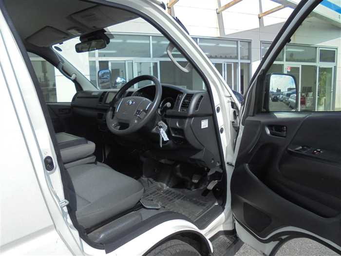 2019 Toyota Regiusace Van TRH200V (UW-69ad0008b9810)[8]