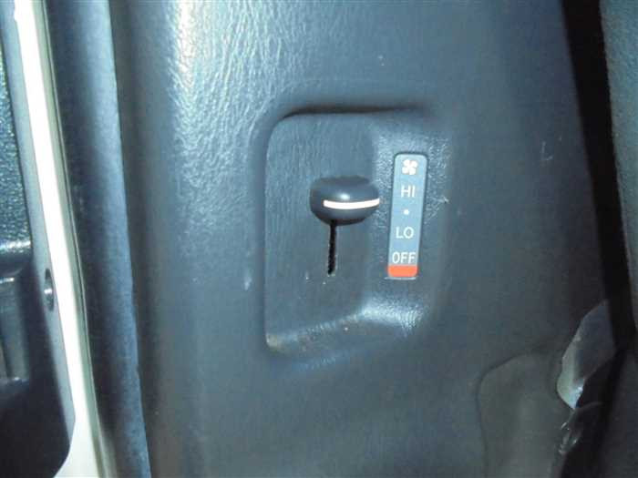 2019 Toyota Regiusace Van TRH200V (UW-69ad0008b9810)[16]