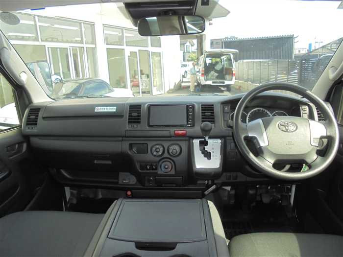 2019 Toyota Regiusace Van TRH200V (UW-69ad0008b9810)[18]