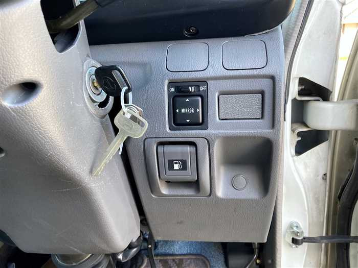 2004 Hino Liesse II KK-HDB51M (UW-69b2795879864)[19]