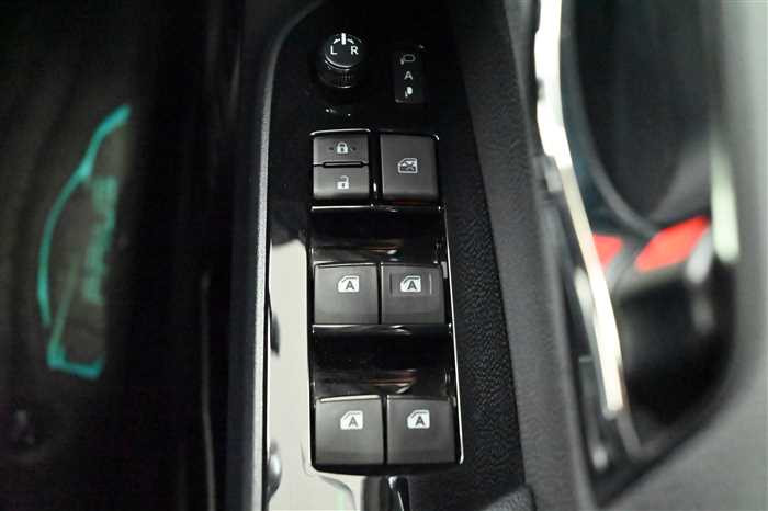 2015 Toyota Prius DAA-ZVW50 (UW-695e11269ae39)[25]