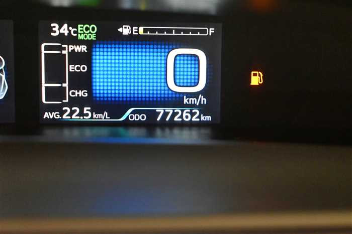 2015 Toyota Prius DAA-ZVW50 (UW-695e11269ae39)[27]